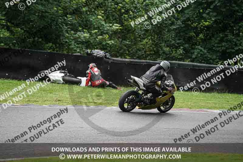 cadwell no limits trackday;cadwell park;cadwell park photographs;cadwell trackday photographs;enduro digital images;event digital images;eventdigitalimages;no limits trackdays;peter wileman photography;racing digital images;trackday digital images;trackday photos